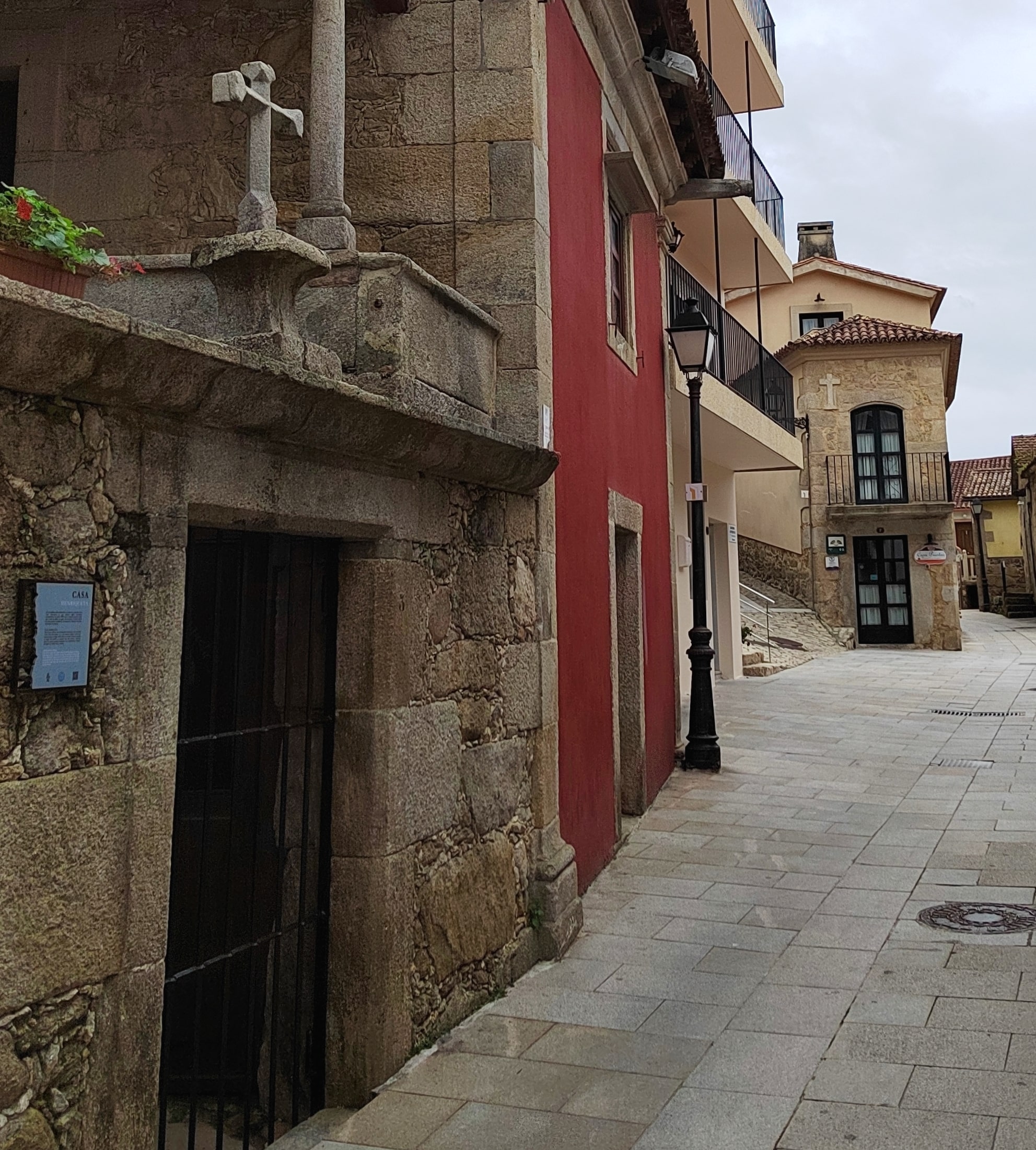 Visita guiada a Oia: Arrabaleiras, historias de mujeres